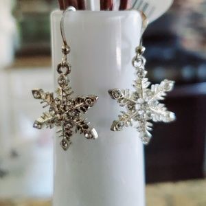 Snowflakes earrings with little shinny crystals